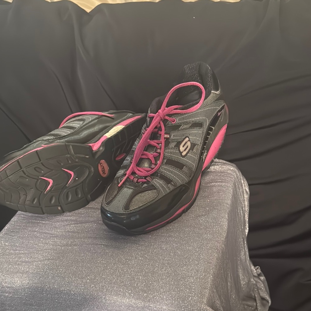 Skechers Resistance Black and Pink Athletic Shoes with Sporty Design